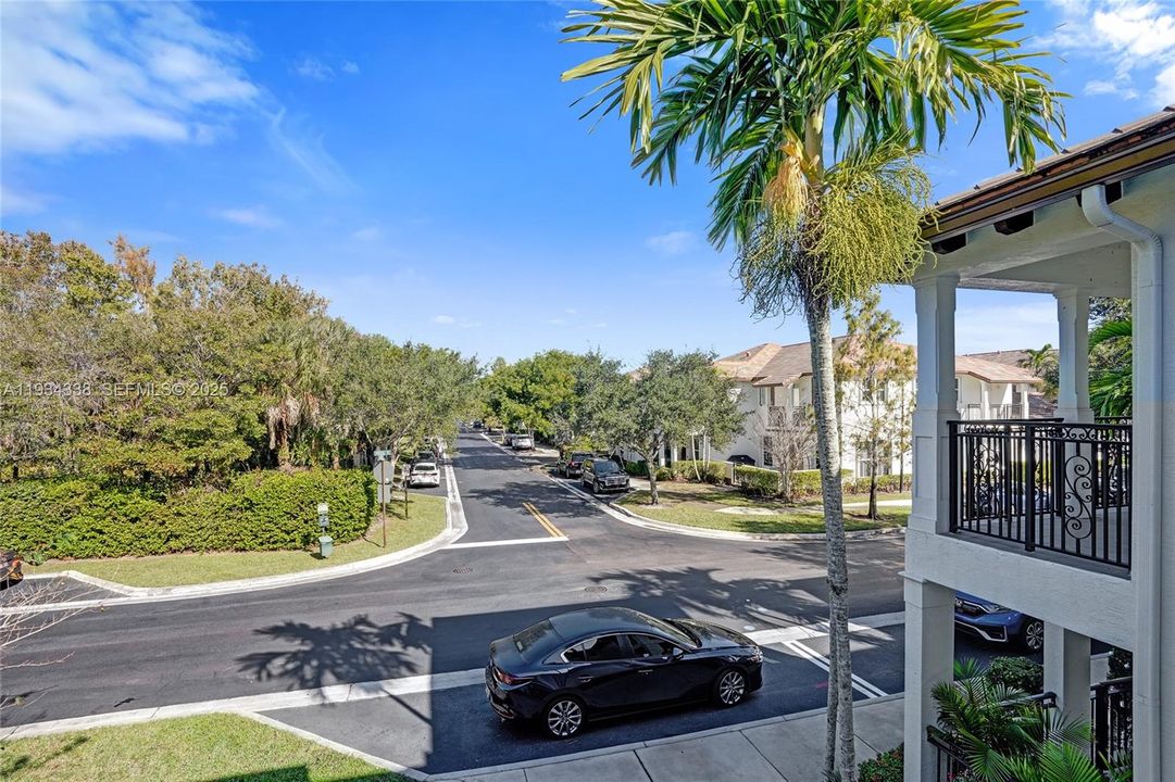 For Sale: $498,800 (4 beds, 3 baths, 1809 Square Feet)