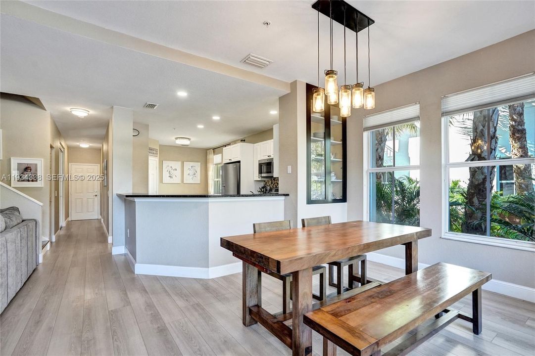 For Sale: $498,800 (4 beds, 3 baths, 1809 Square Feet)