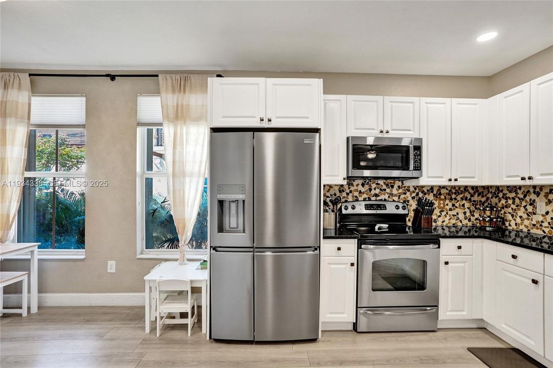 For Sale: $498,800 (4 beds, 3 baths, 1809 Square Feet)