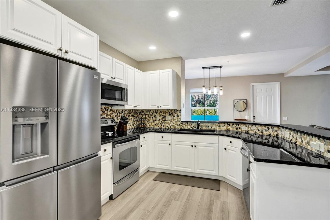 For Sale: $498,800 (4 beds, 3 baths, 1809 Square Feet)