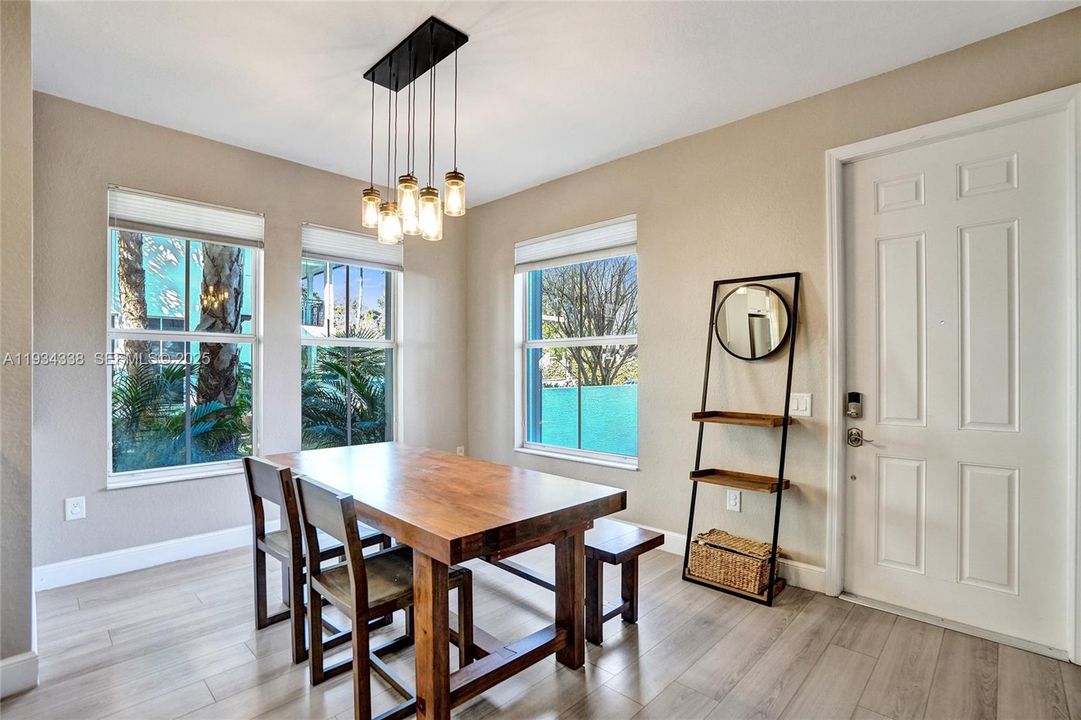 For Sale: $498,800 (4 beds, 3 baths, 1809 Square Feet)