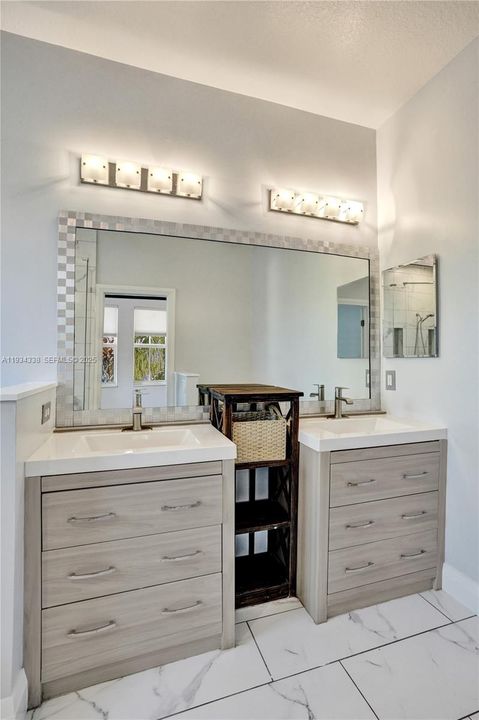 For Sale: $498,800 (4 beds, 3 baths, 1809 Square Feet)