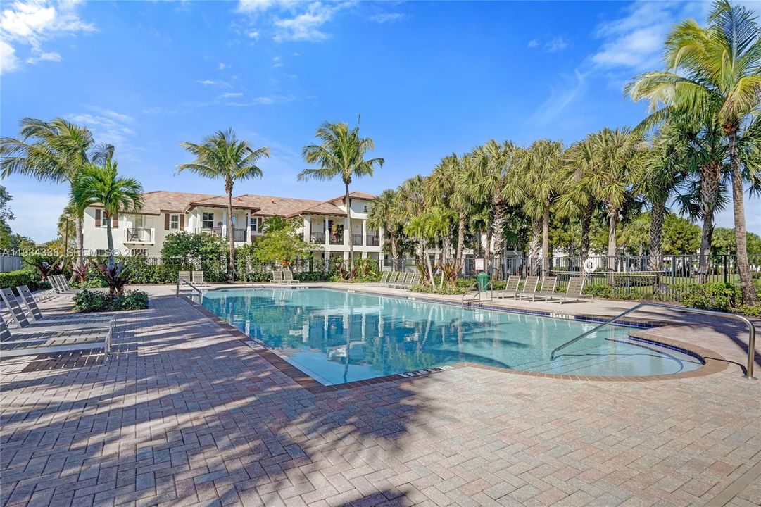 For Sale: $498,800 (4 beds, 3 baths, 1809 Square Feet)