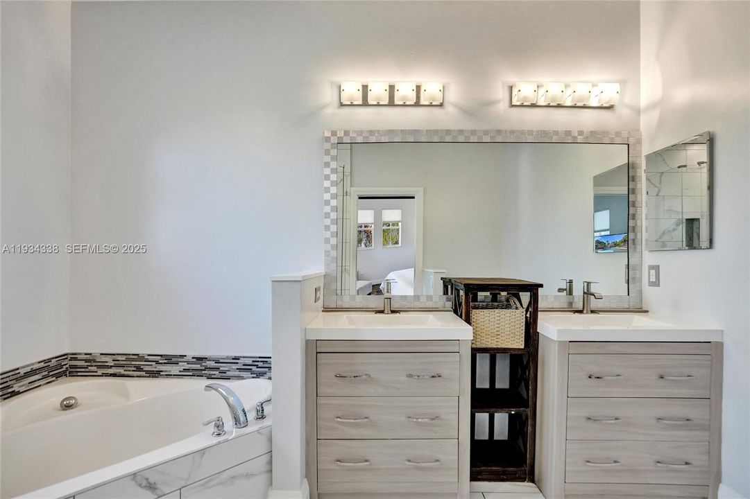 For Sale: $498,800 (4 beds, 3 baths, 1809 Square Feet)