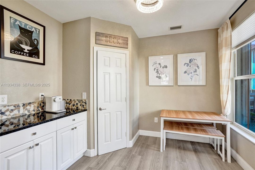 For Sale: $498,800 (4 beds, 3 baths, 1809 Square Feet)