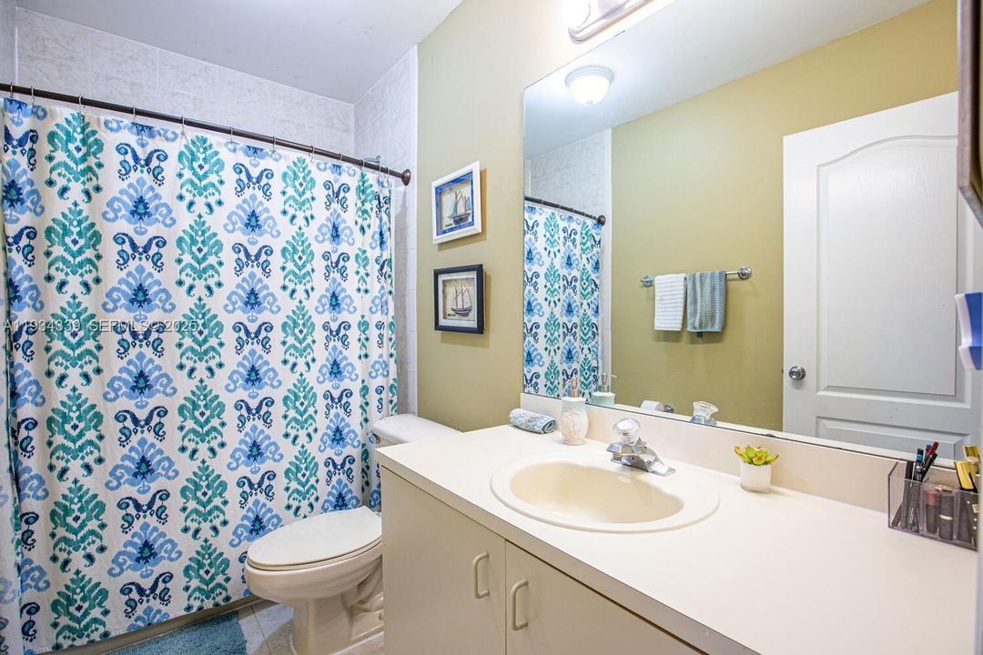 En Renta: $3,099 (3 camas, 2 baños, 1258 Pies cuadrados)