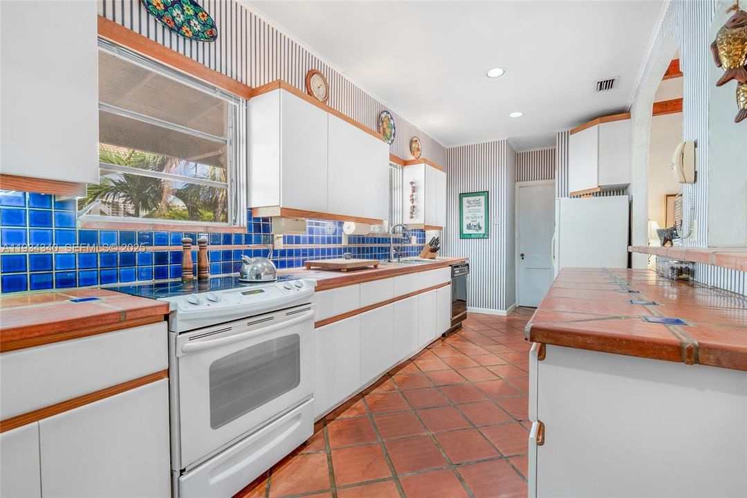 For Sale: $2,400,000 (0 beds, 0 baths, 4946 Square Feet)