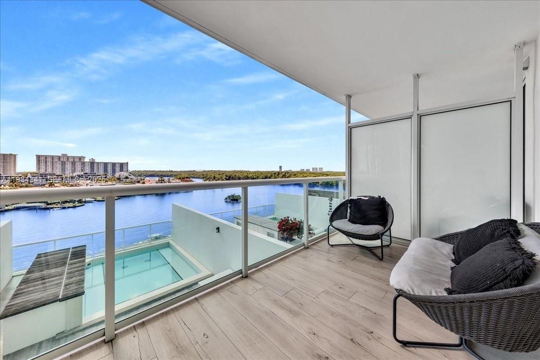 For Sale: $1,150,000 (3 beds, 2 baths, 1705 Square Feet)