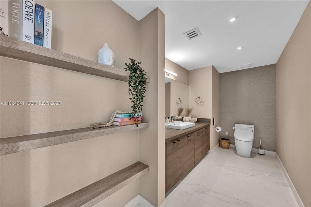 For Sale: $1,150,000 (3 beds, 2 baths, 1705 Square Feet)