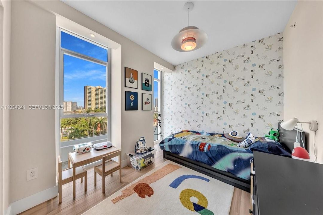 For Sale: $1,150,000 (3 beds, 2 baths, 1705 Square Feet)