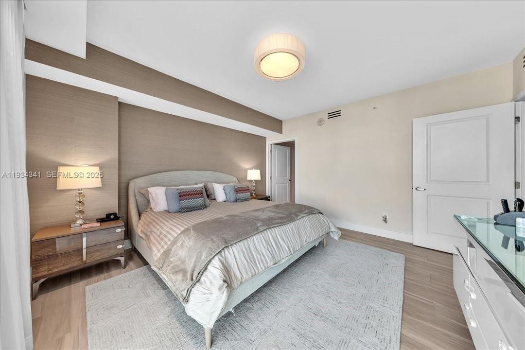 For Sale: $1,150,000 (3 beds, 2 baths, 1705 Square Feet)