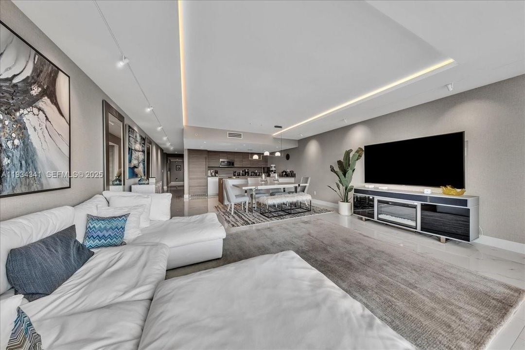 For Sale: $1,150,000 (3 beds, 2 baths, 1705 Square Feet)