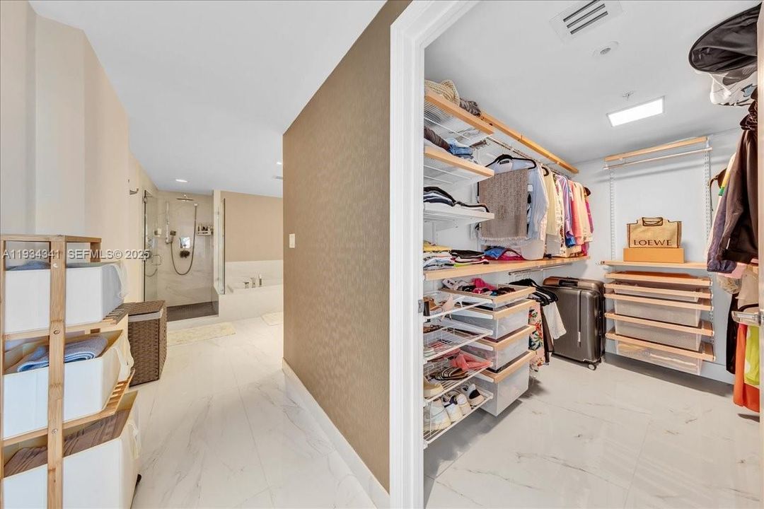 For Sale: $1,150,000 (3 beds, 2 baths, 1705 Square Feet)