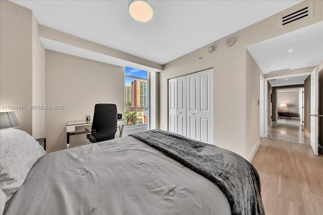 For Sale: $1,150,000 (3 beds, 2 baths, 1705 Square Feet)