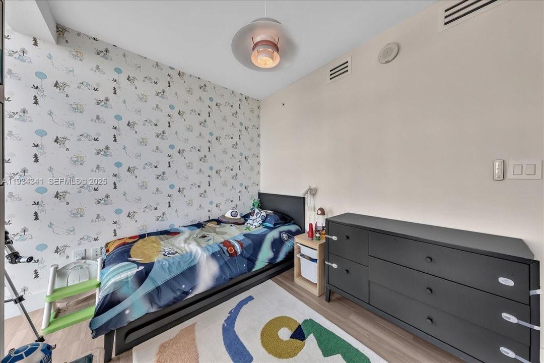 For Sale: $1,150,000 (3 beds, 2 baths, 1705 Square Feet)