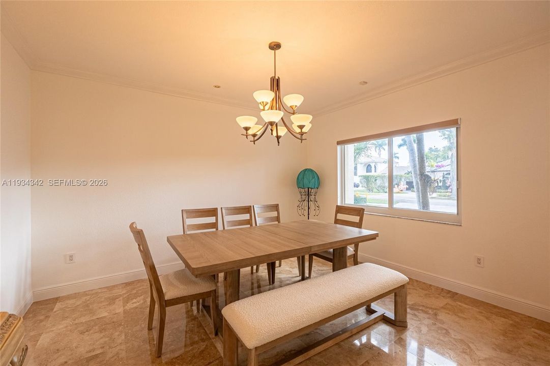 待售: $1,275,000 (3 贝兹, 2 浴室, 2449 平方英尺)