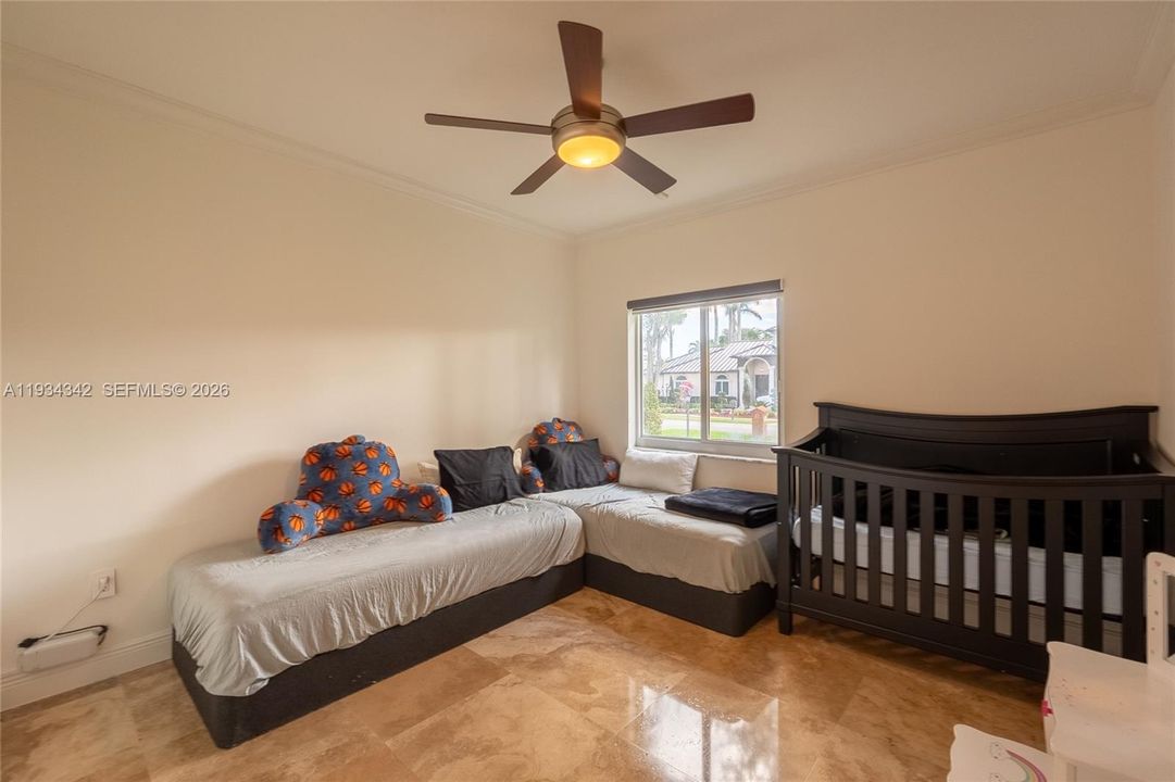 For Sale: $1,275,000 (3 beds, 2 baths, 2449 Square Feet)