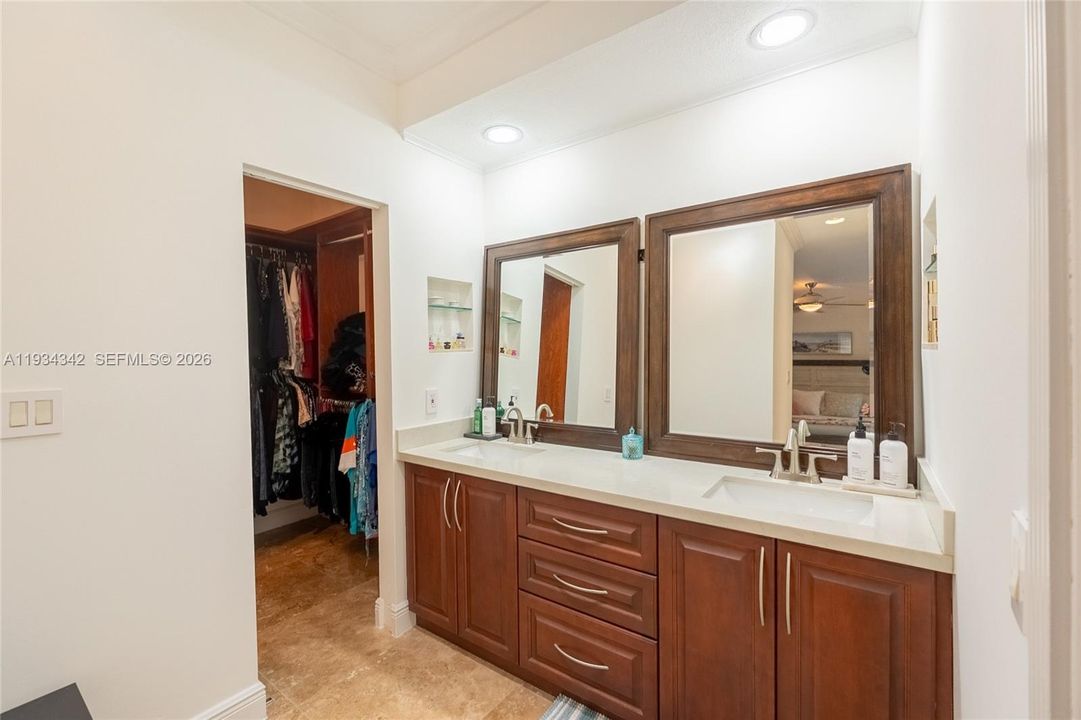 For Sale: $1,275,000 (3 beds, 2 baths, 2449 Square Feet)