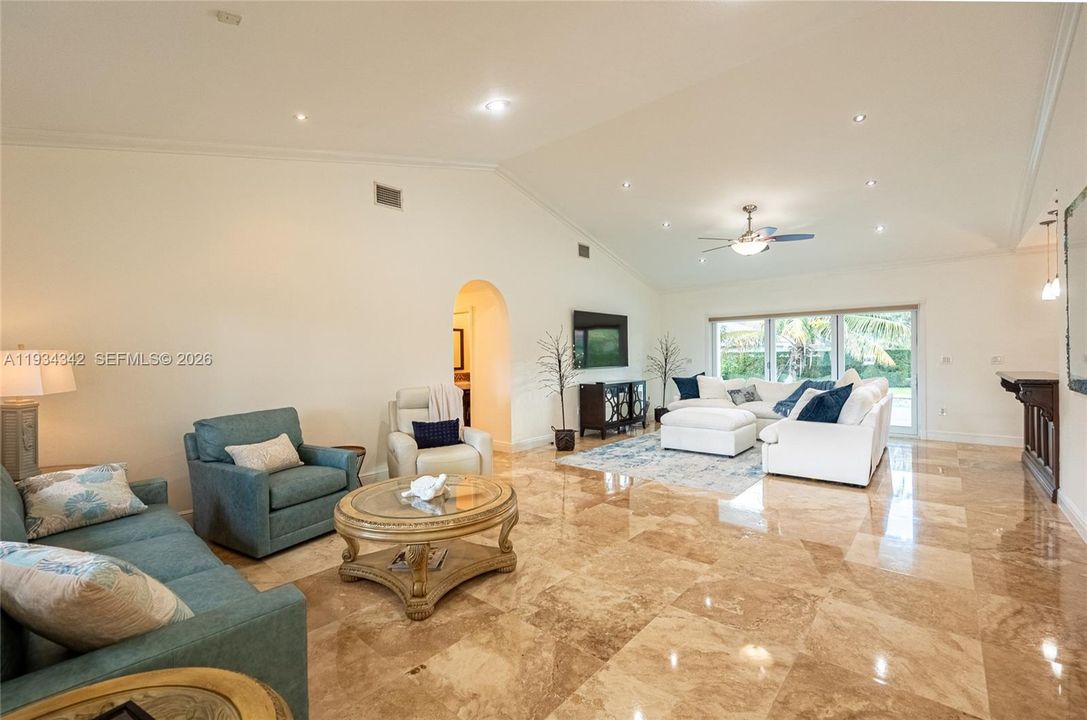 待售: $1,275,000 (3 贝兹, 2 浴室, 2449 平方英尺)