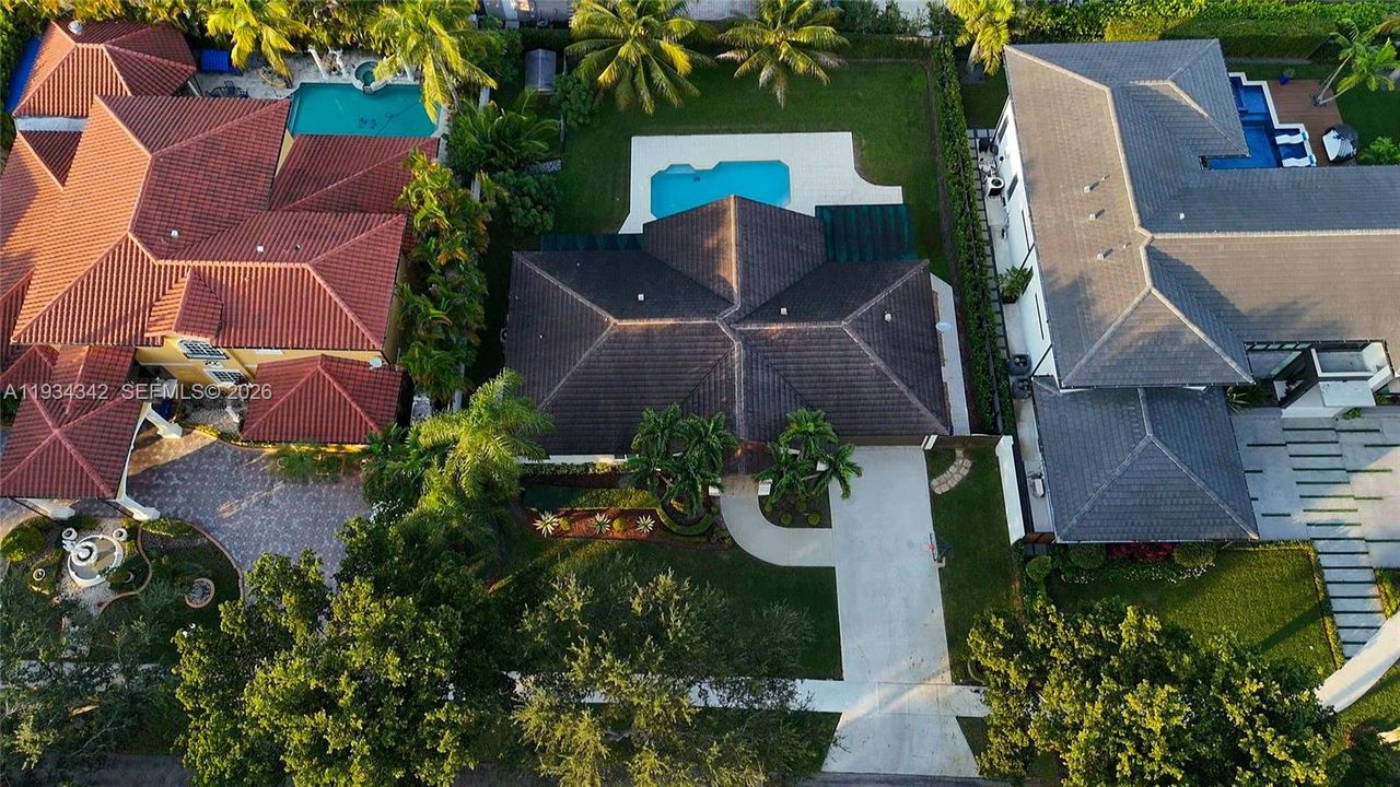 For Sale: $1,275,000 (3 beds, 2 baths, 2449 Square Feet)