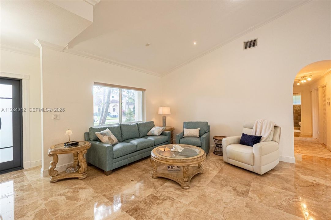 待售: $1,275,000 (3 贝兹, 2 浴室, 2449 平方英尺)