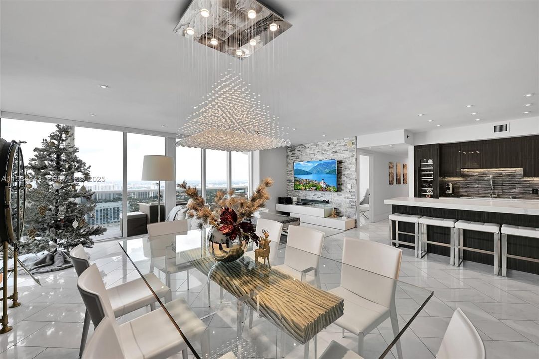 На продажу: $3,295,000 (3 спален, 3 ванн, 2200 Квадратных фут)