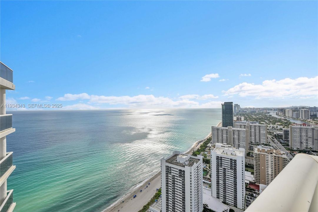 На продажу: $3,295,000 (3 спален, 3 ванн, 2200 Квадратных фут)