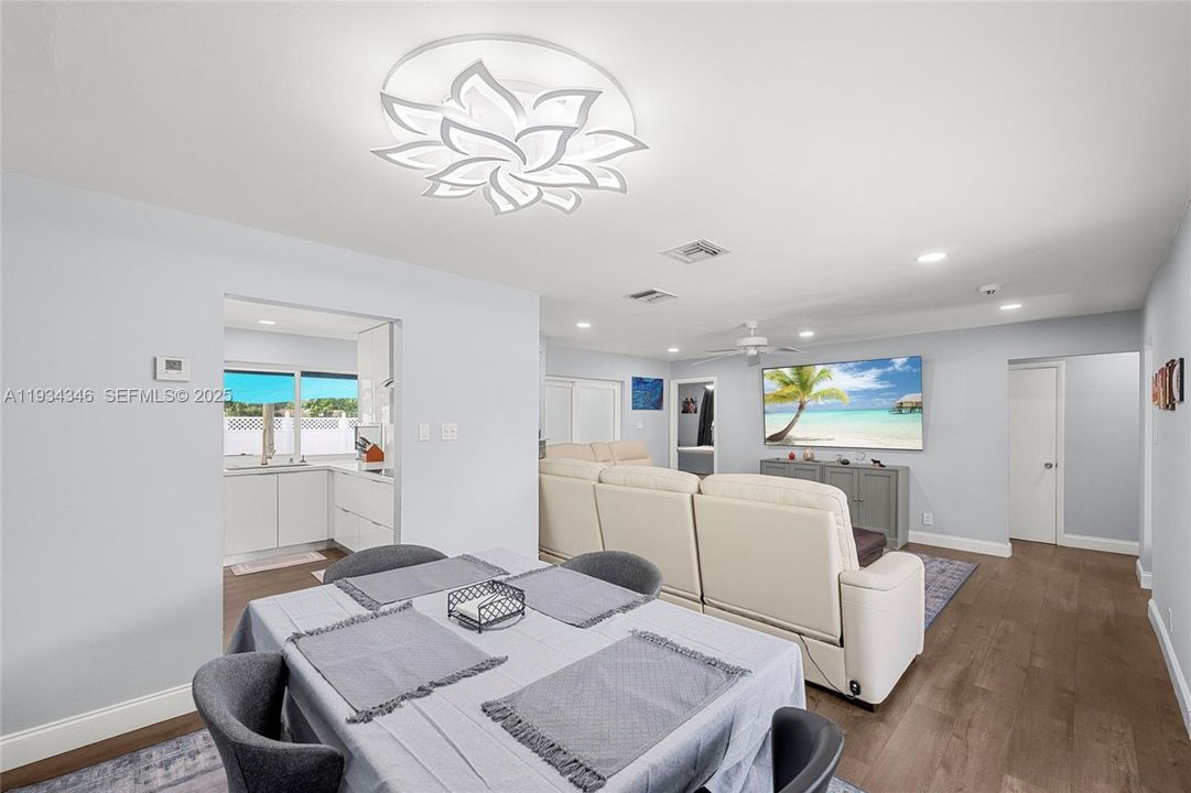 待售: $550,000 (3 贝兹, 2 浴室, 1441 平方英尺)