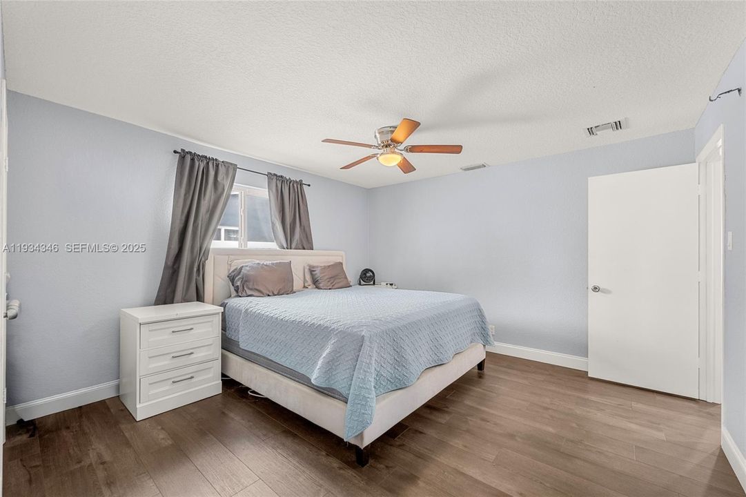 待售: $550,000 (3 贝兹, 2 浴室, 1441 平方英尺)