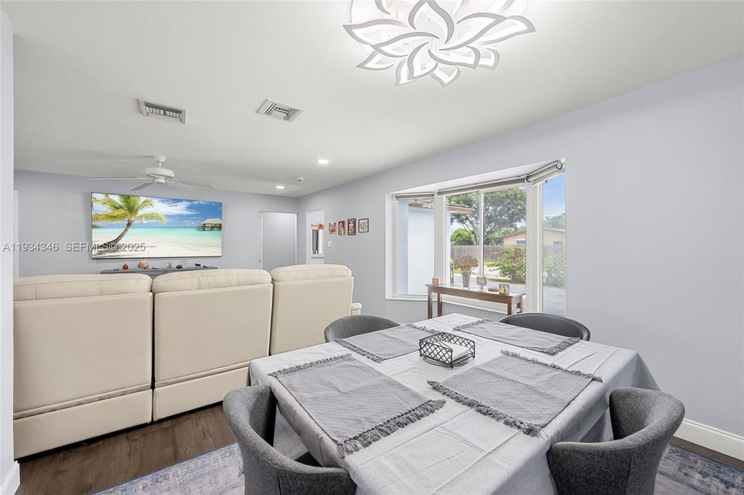 待售: $550,000 (3 贝兹, 2 浴室, 1441 平方英尺)