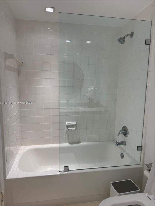 出租: $2,700 (0 贝兹, 1 浴室, 678 平方英尺)