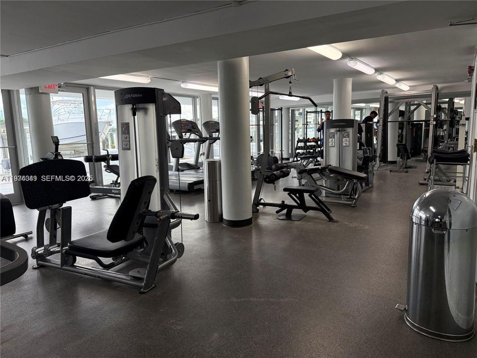 出租: $2,700 (0 贝兹, 1 浴室, 678 平方英尺)