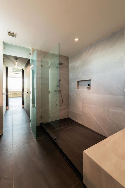 For Rent: $6,200 (2 beds, 2 baths, 1906 Square Feet)