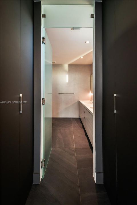 For Rent: $6,200 (2 beds, 2 baths, 1906 Square Feet)