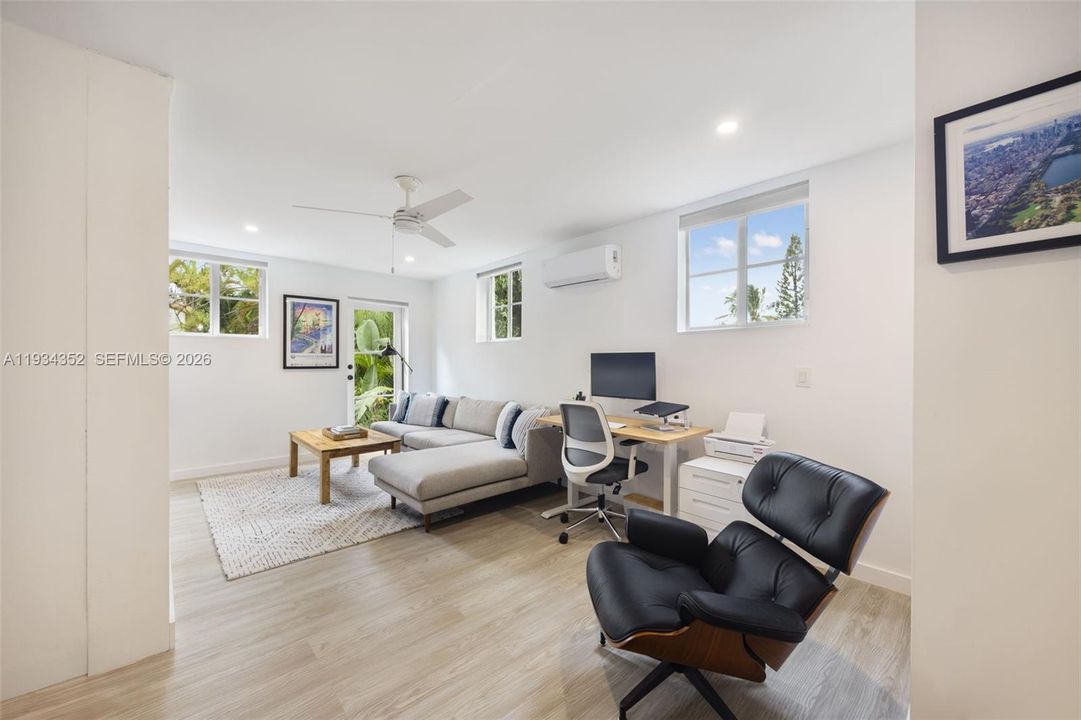 На продажу: $1,250,000 (3 спален, 2 ванн, 2050 Квадратных фут)