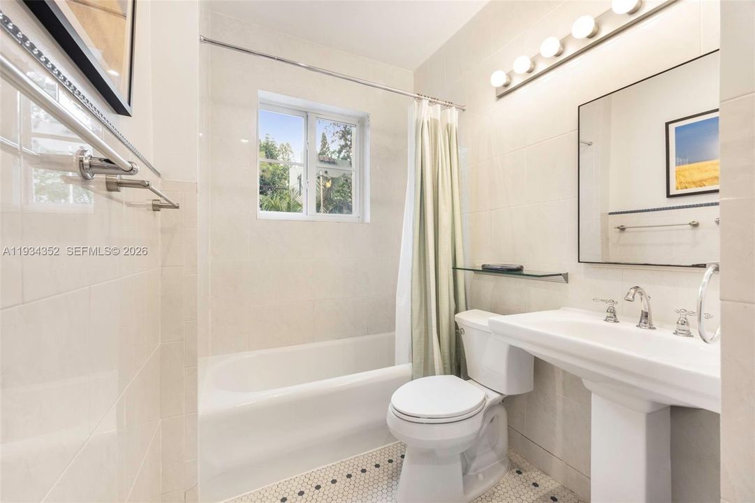 На продажу: $1,250,000 (3 спален, 2 ванн, 2050 Квадратных фут)