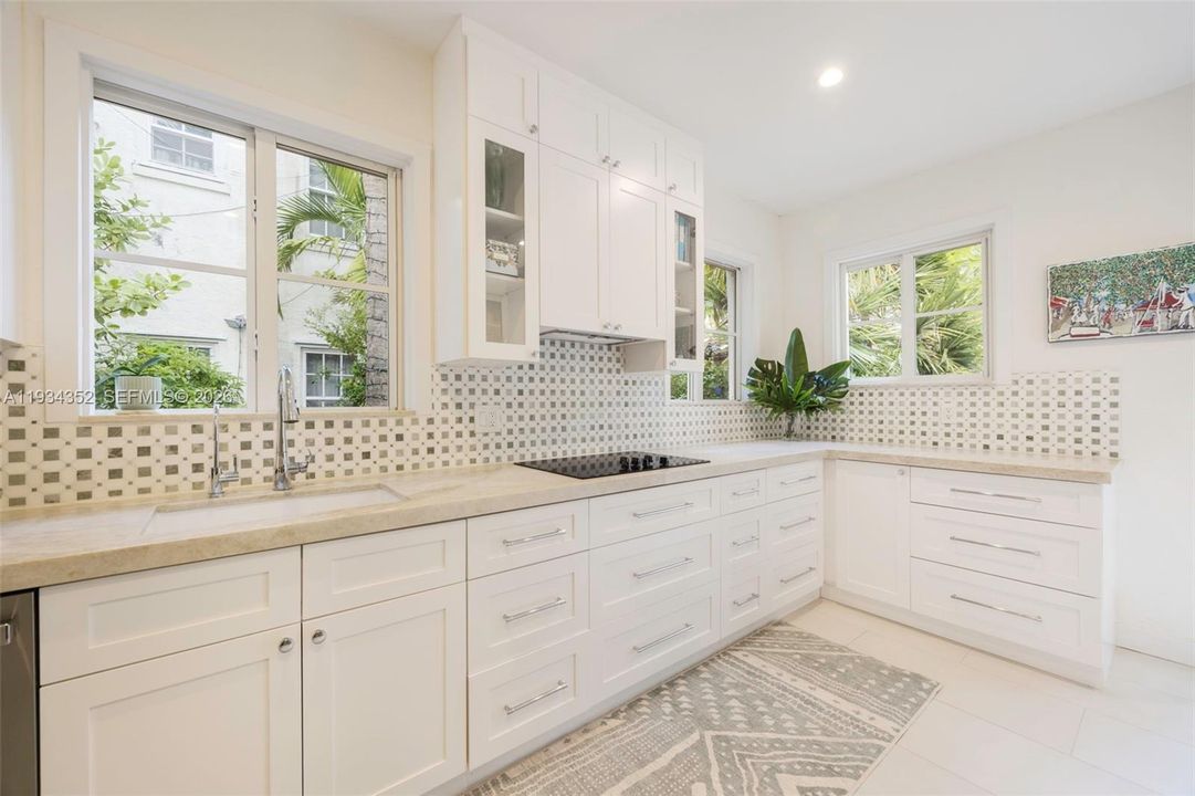 На продажу: $1,250,000 (3 спален, 2 ванн, 2050 Квадратных фут)