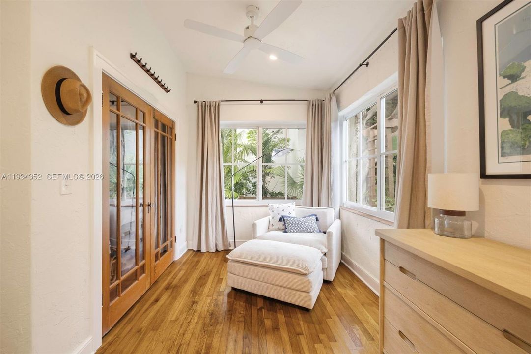 На продажу: $1,250,000 (3 спален, 2 ванн, 2050 Квадратных фут)