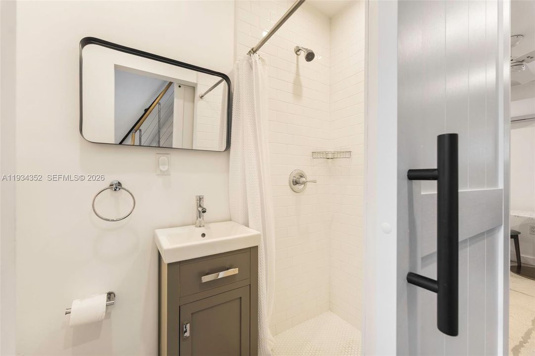 На продажу: $1,250,000 (3 спален, 2 ванн, 2050 Квадратных фут)