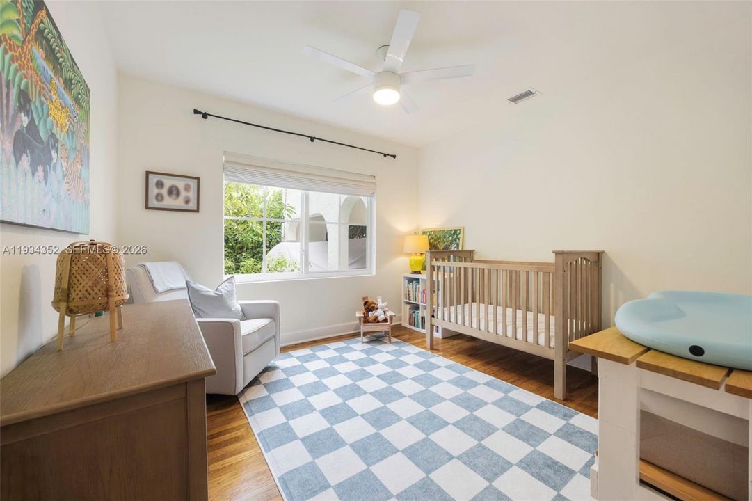 На продажу: $1,250,000 (3 спален, 2 ванн, 2050 Квадратных фут)