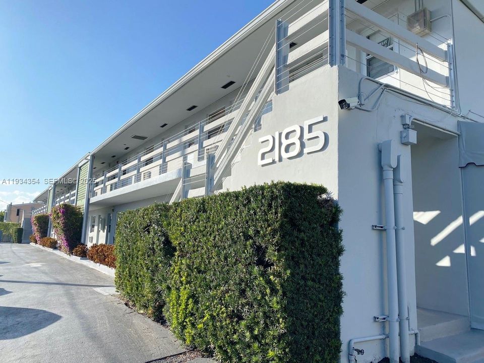 For Rent: $1,935 (1 beds, 1 baths, 631 Square Feet)