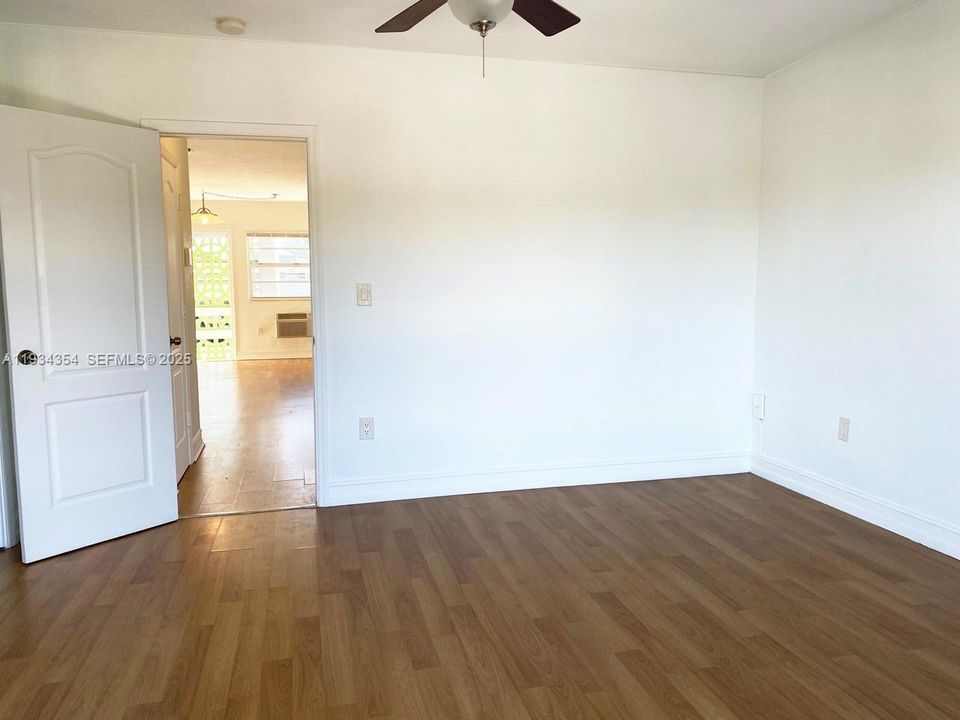 For Rent: $1,935 (1 beds, 1 baths, 631 Square Feet)