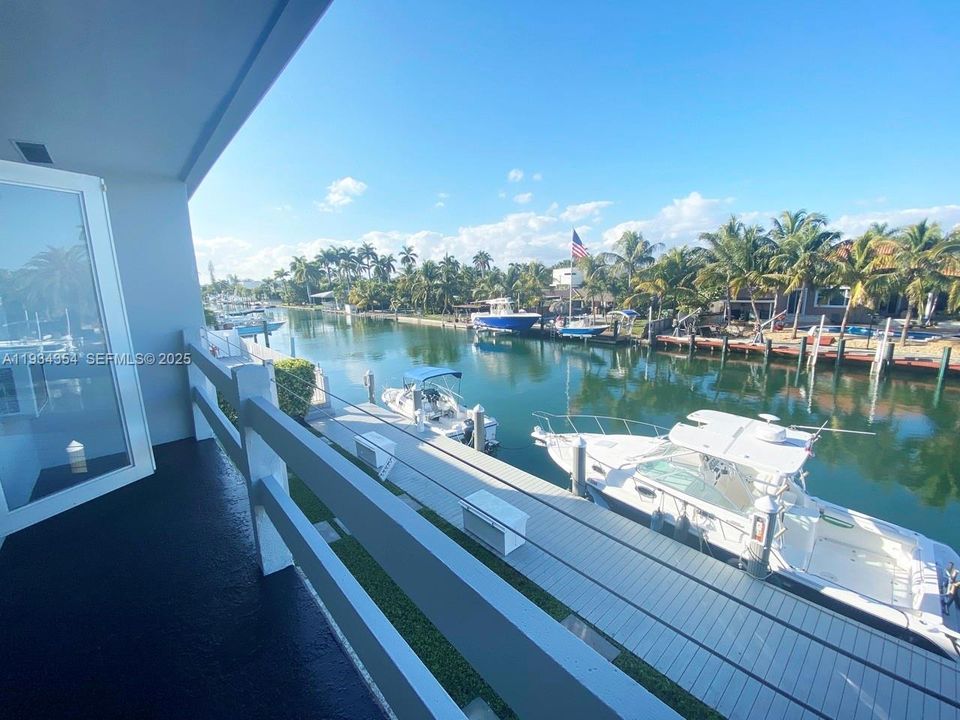 For Rent: $1,935 (1 beds, 1 baths, 631 Square Feet)