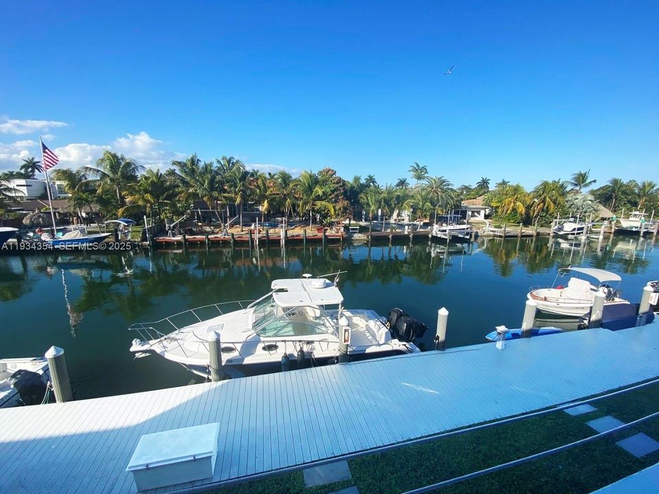 For Rent: $1,935 (1 beds, 1 baths, 631 Square Feet)