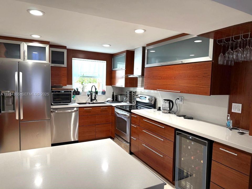 В аренду: $4,999 (3 спален, 2 ванн, 2640 Квадратных фут)