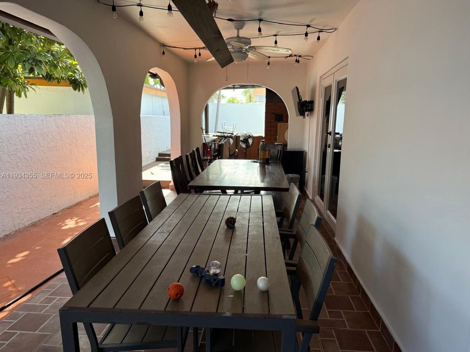 В аренду: $4,999 (3 спален, 2 ванн, 2640 Квадратных фут)