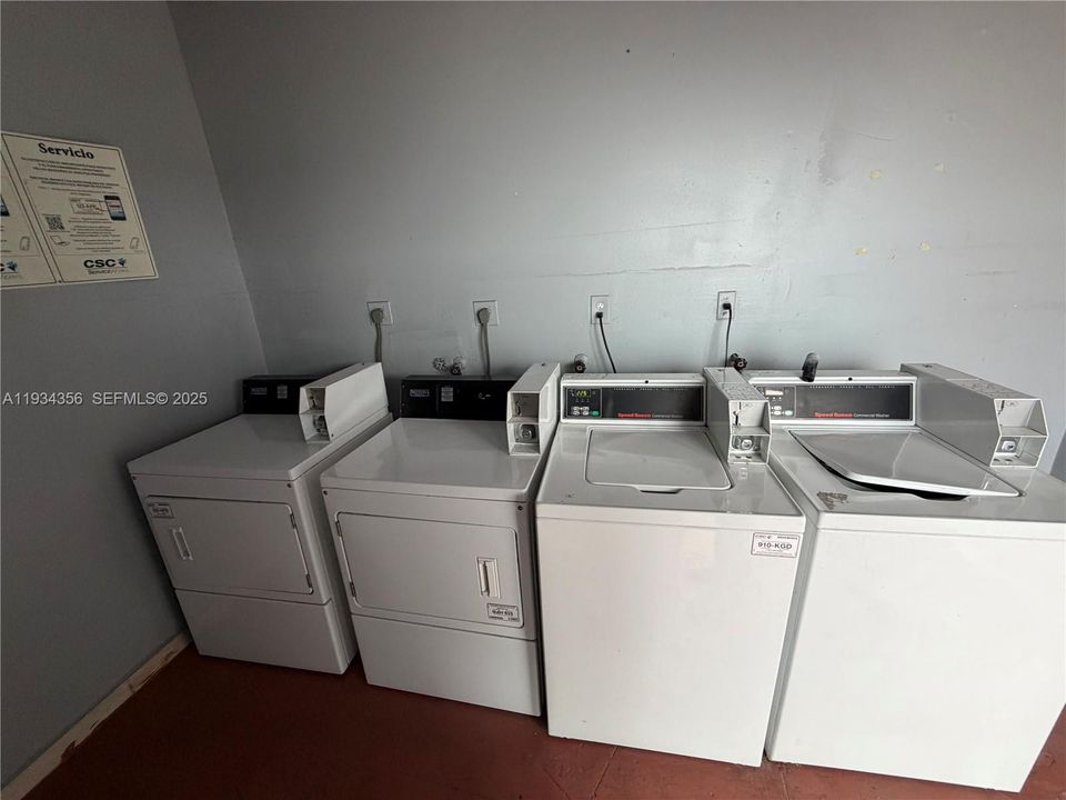 For Rent: $1,700 (1 beds, 1 baths, 765 Square Feet)