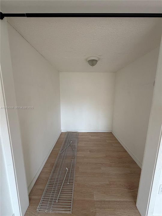 For Rent: $1,700 (1 beds, 1 baths, 765 Square Feet)