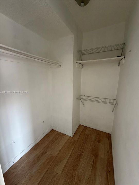 For Rent: $1,700 (1 beds, 1 baths, 765 Square Feet)