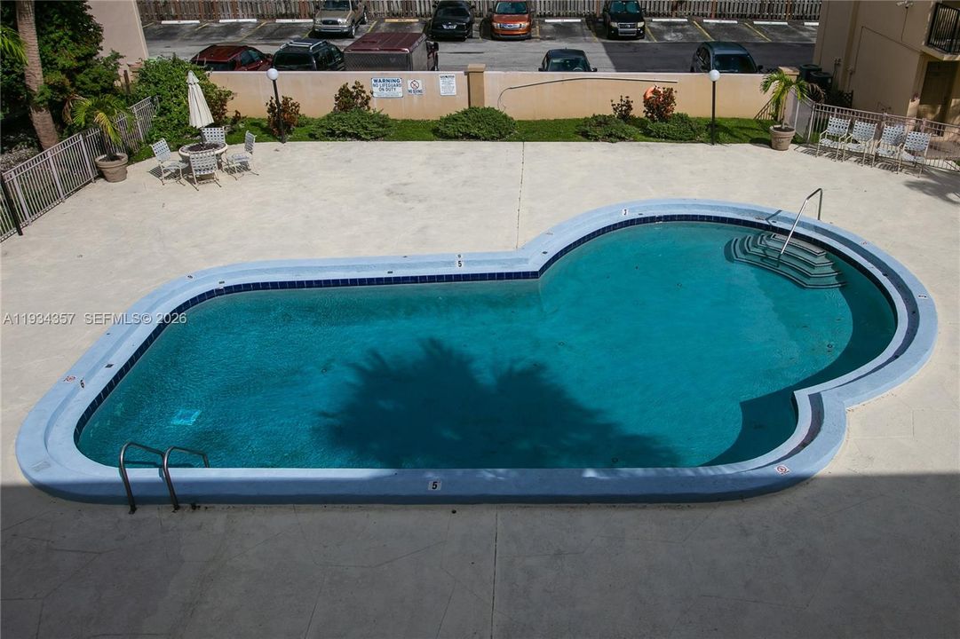 На продажу: $220,000 (2 спален, 1 ванн, 624 Квадратных фут)